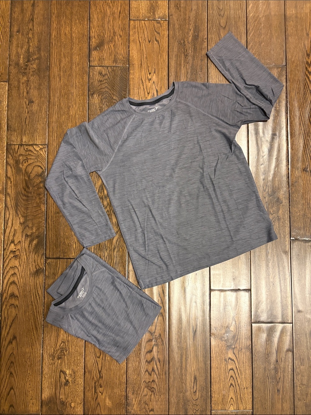 Old Navy Active Men’s Baselayer Long-Sleeve Performance Shirt